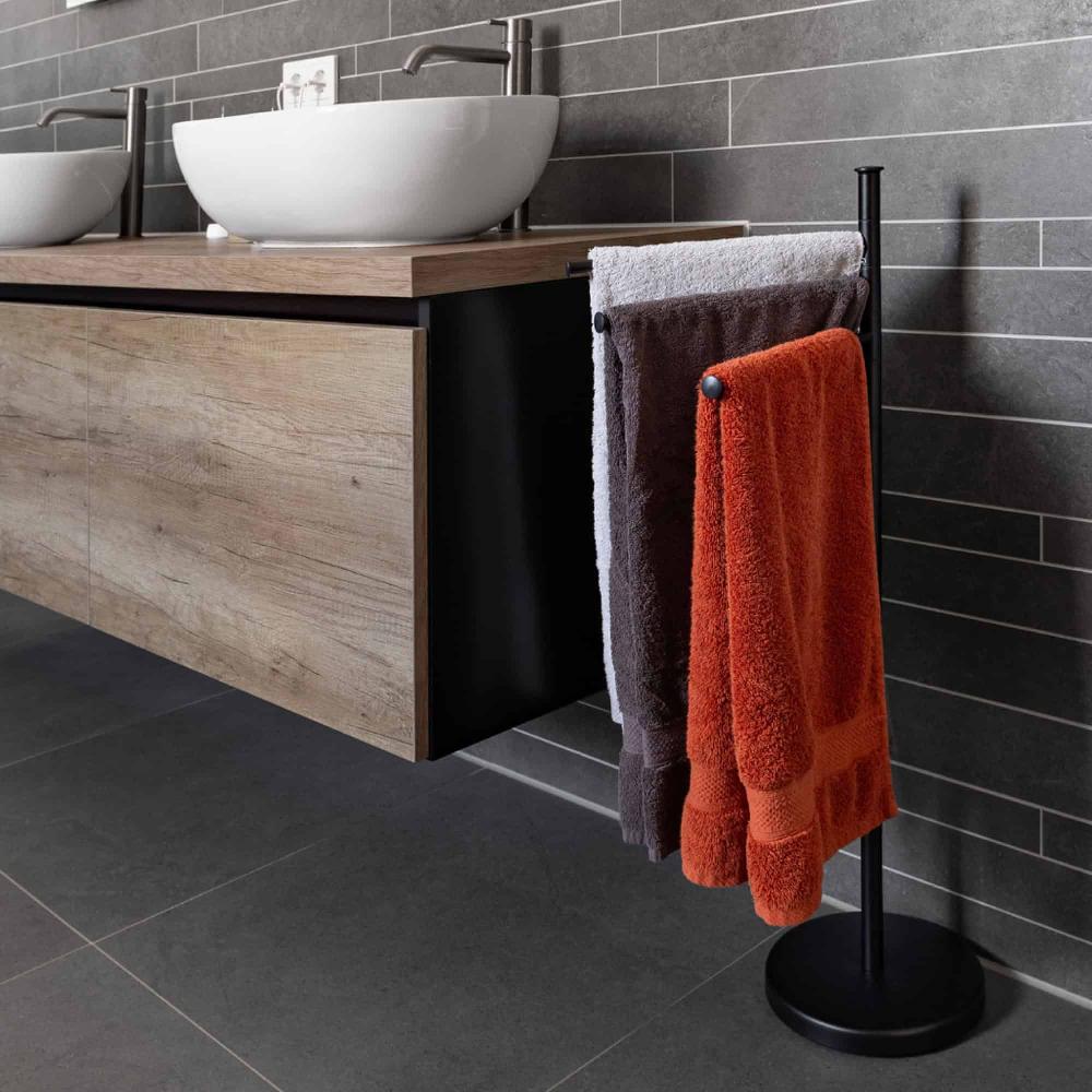 evideco Freestanding 3-Arm Towel Rack in Black Steel Bathroom Storage & Furniture Towel Racks & Shelving Towel Racks & Coat Racks Free Standing