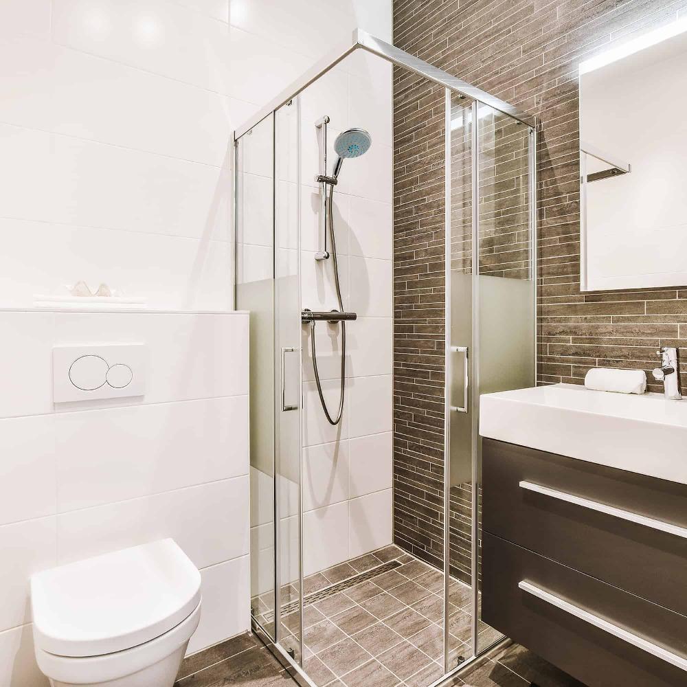 evideco Large 4-Spray Multi-Function Universal Handheld Shower Head Chrome Shower Accessories Shower Head & Hoses