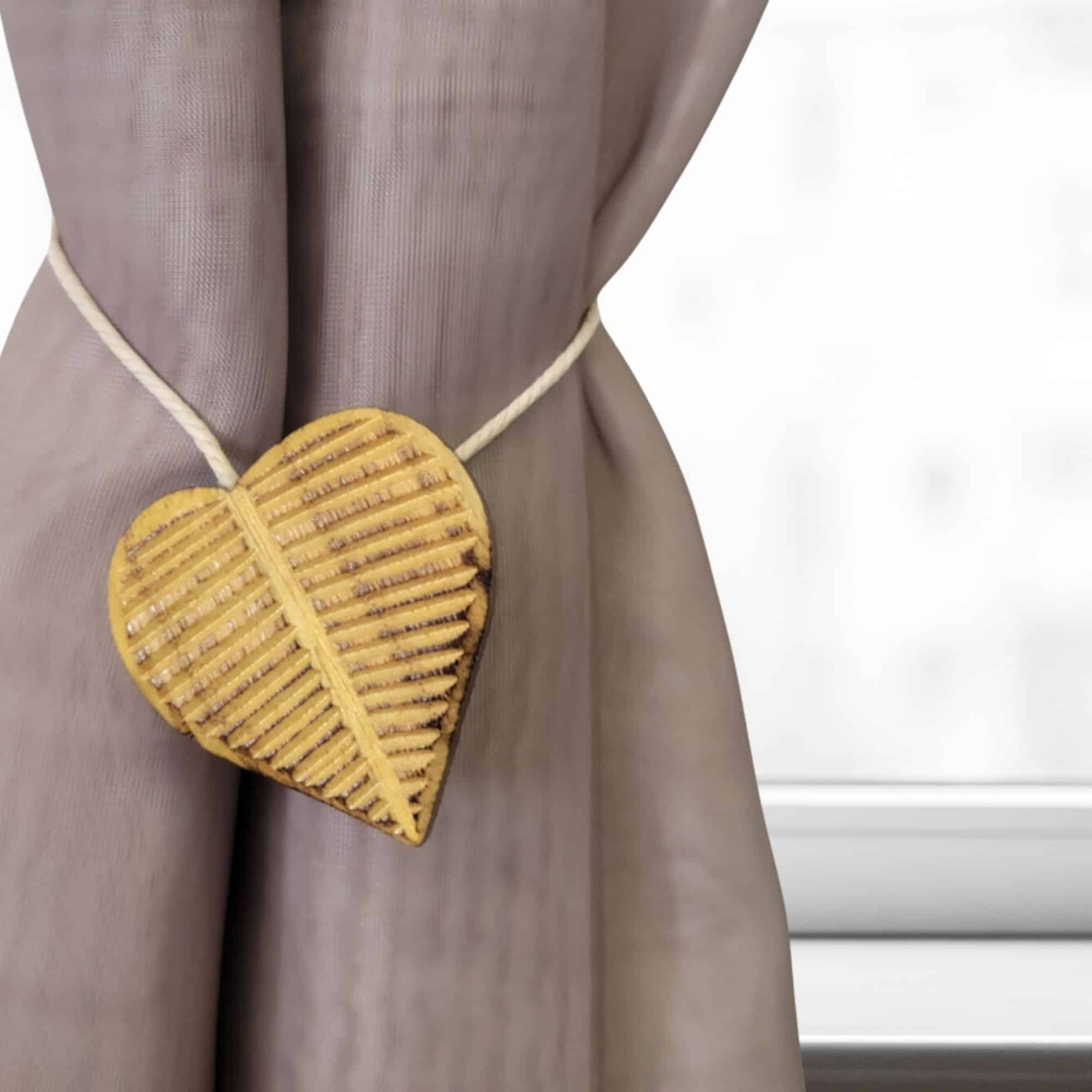 Evideco Magnetic Wooden Heart Curtain Tieback – Easy To Use No Installation Needed – Natural Home Accessories Tie Backs & Magnets Magnetic Tie Backs Small Tie Backs For Window Sheers