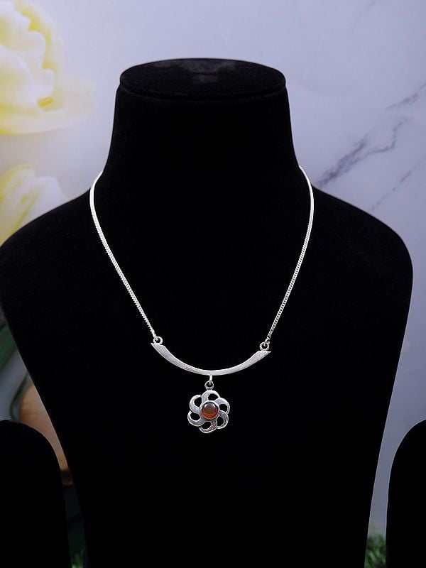 exotic india Beautiful Sterling Silver Necklace with Carnelian Stone