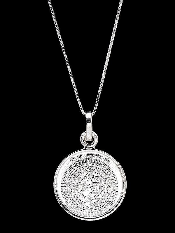 Exotic India Chaturbhuja Vishnu Pendant With Mahasudarshan Yantra On Reverse (Two Sided Pendant) 