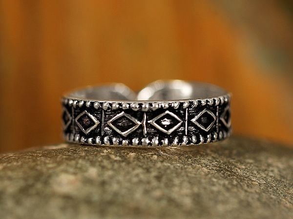 Exotic India Engraved Daimond Pattern | Sterling Silver Rings 