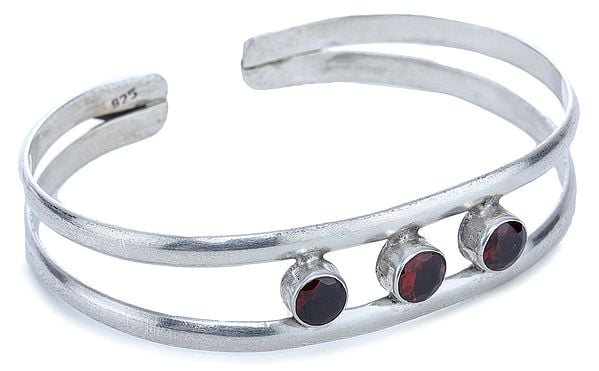 Exotic India Garnet Bracelet With Sterling Silver