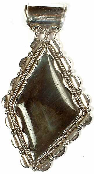 exotic india Labradorite Pendant