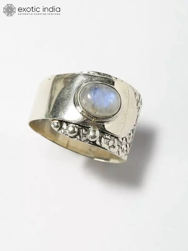Exotic India Oval Cut Rainbow Moonstone Ring 