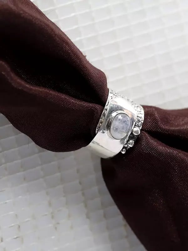 Exotic India Oval Cut Rainbow Moonstone Ring 
