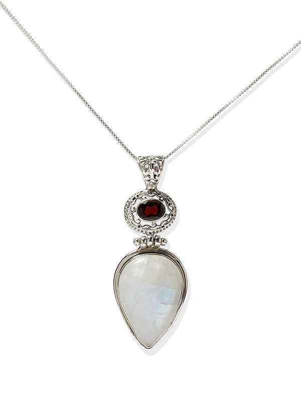 exotic india Rainbow Moonstone Pendant with Garnet 