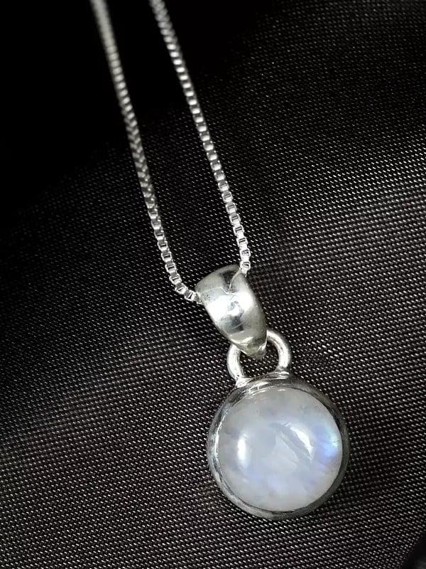 Exotic India Small Rainbow Moonstone Pendant