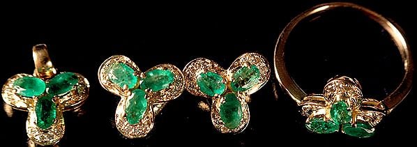 exotic india Faceted Emerald Pendant with Earring and Finger Ring Set 