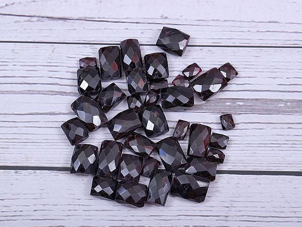 Exotic India Faceted Garnet Chewing Gum (Price Of 10 Pieces) 