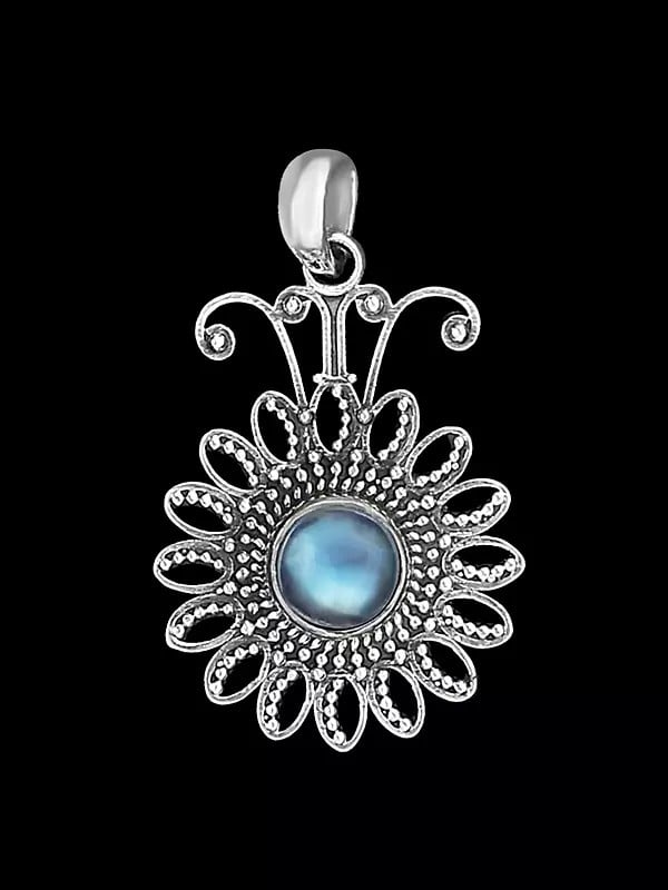exotic india Flower Shaped Sterling Silver Pendant with Rainbow Moonstone
