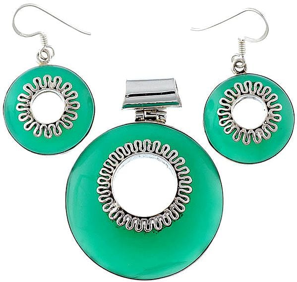 exotic india Green Onyx Pendant with Matching Earrings Set 