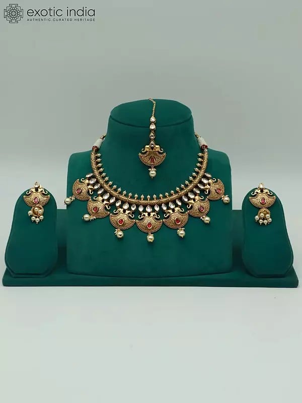 exotic india Heritage Kundan Studded Necklace Set With Attractive Mangtika And Earrings 