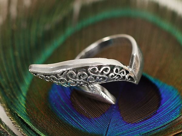 Exotic India Leaf-Shaped Adjustable Ring | Sterling Silver Rings 