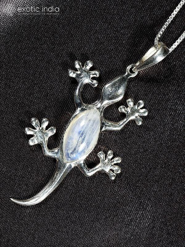 Exotic India Lizard Sterling Silver Pendant With Rainbow Moonstone 