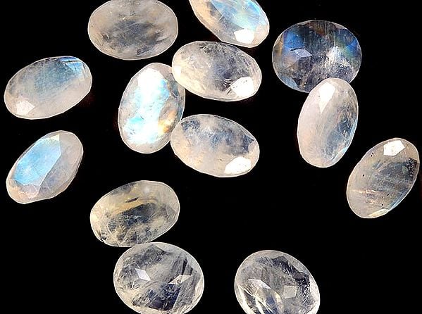 exotic india Rainbow Moonstone Ovals (Price Per Piece) 