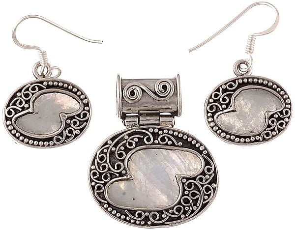 exotic india Rainbow Moonstone Pendant with Matching Earrings Set