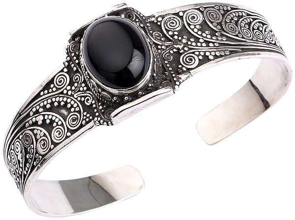 Exotic India Silver Cuff Bracelet With Black Onyx (Adjustable Size) 