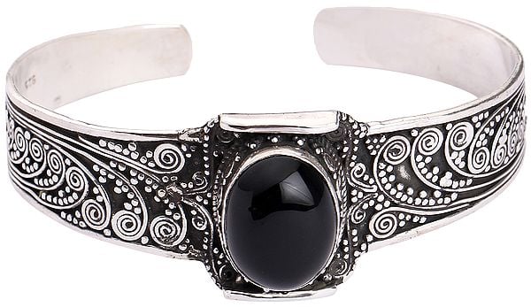 exotic india Silver Cuff Bracelet with Black Onyx (Adjustable Size) 