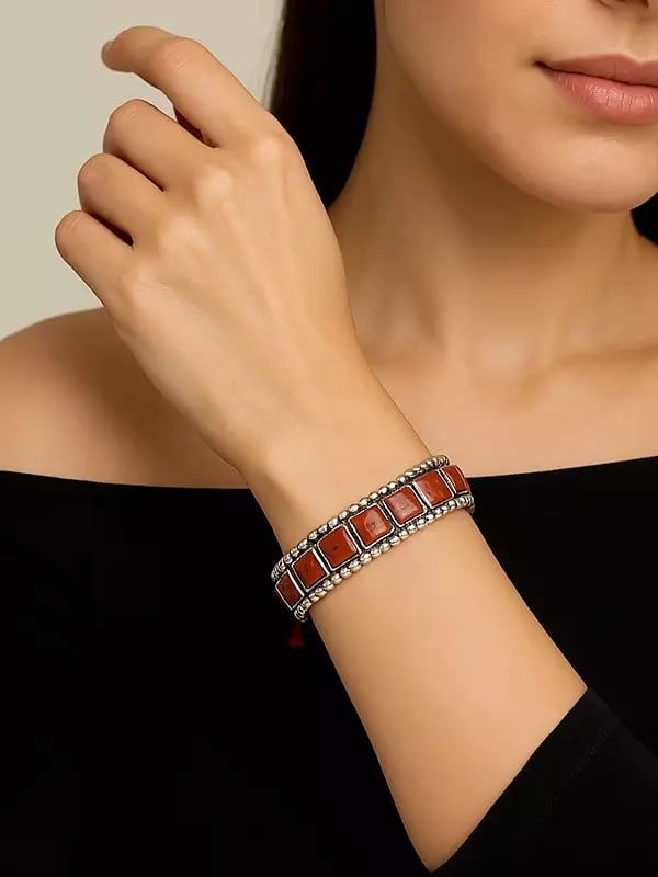 exotic india Sterling Silver Bracelet with Square Cut Coral 