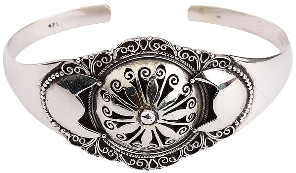 Exotic India Sterling Silver Emboss Flower Bracelet (Adjustable Size)