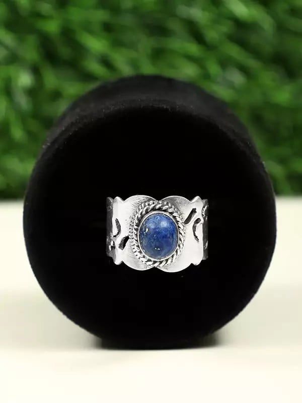exotic india Sterling Silver Ring with Oval Shaped Lapis Lazuli Gemstone 