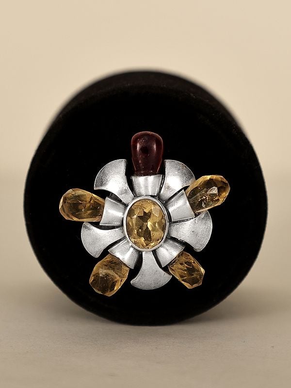 exotic india Stylish Floral Design Sterling Silver Ring with Gemstone 