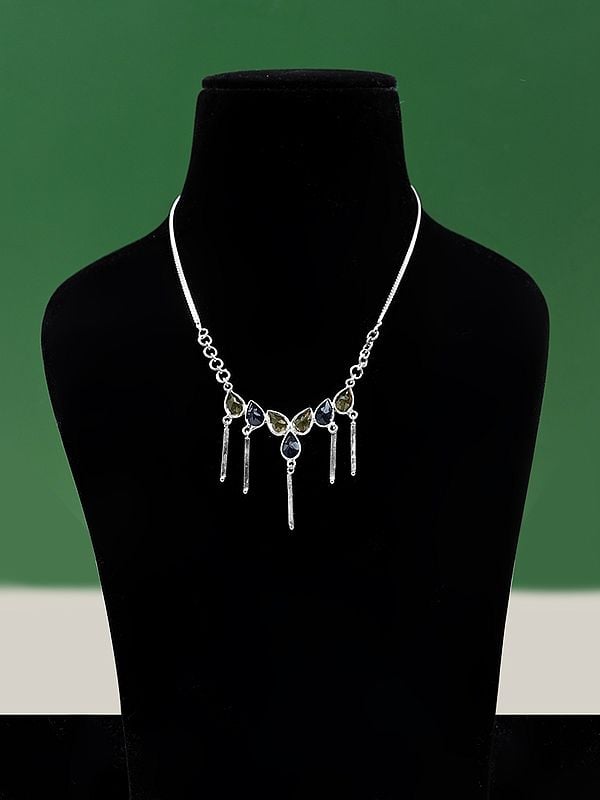 exotic india Stylish Sterling Silver Necklace with Faceted Gemstone