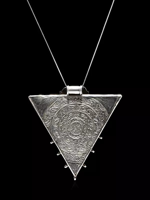 Exotic India Triangle Shape Hand Painted Shrinathji Pendant 