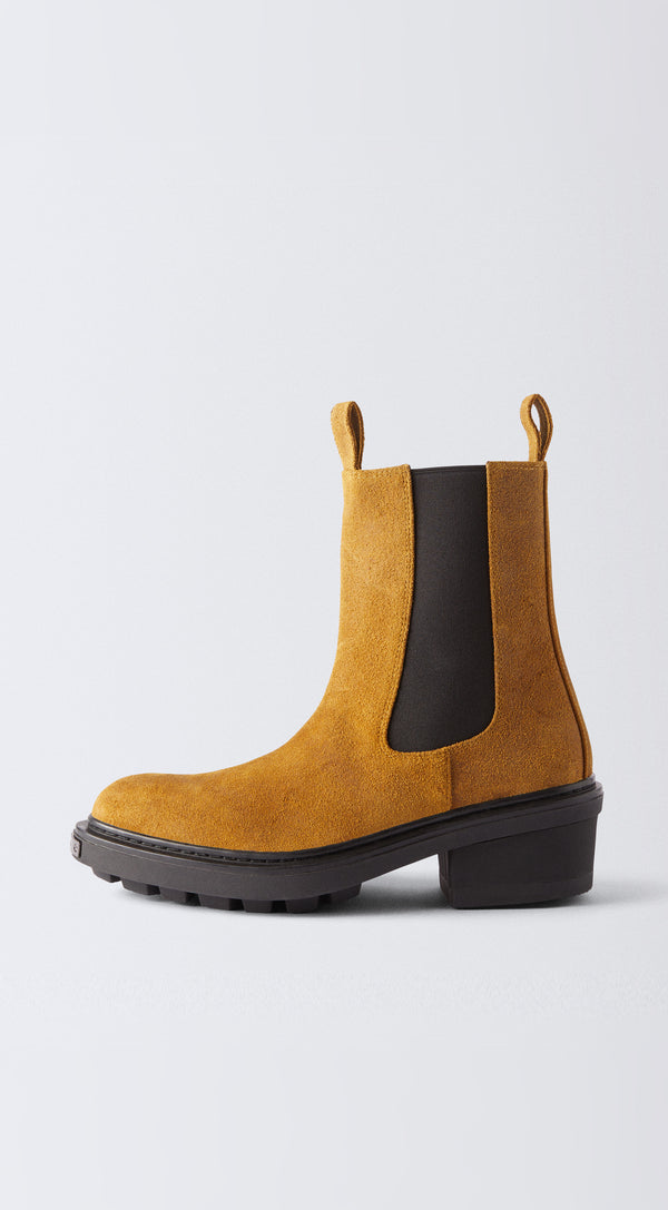 eytys Nikita II Waxy Suede Ochre