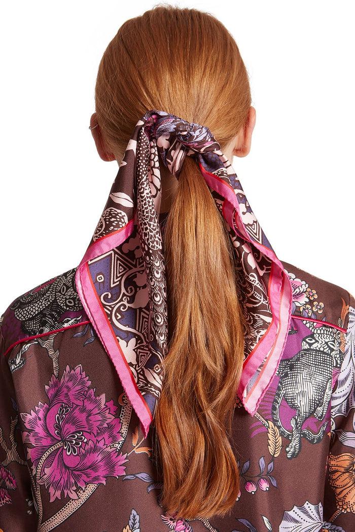 F.r.s. For Restless Sleepers CARRÉ 70 ACCESSORIES Peacokcs Brown/pink/light Blue