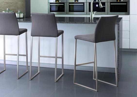 F2 Curvo Stool DINING