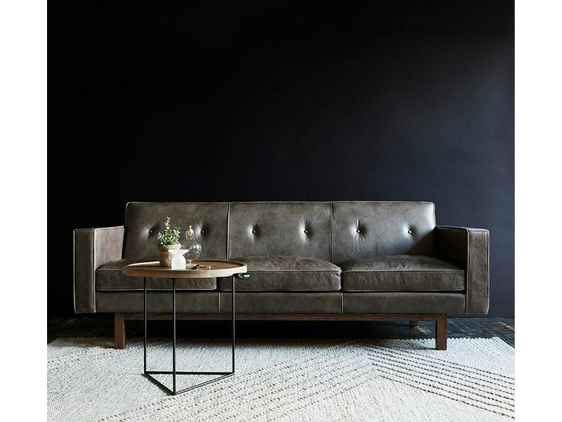 F2 Embassy Sofa LIVING