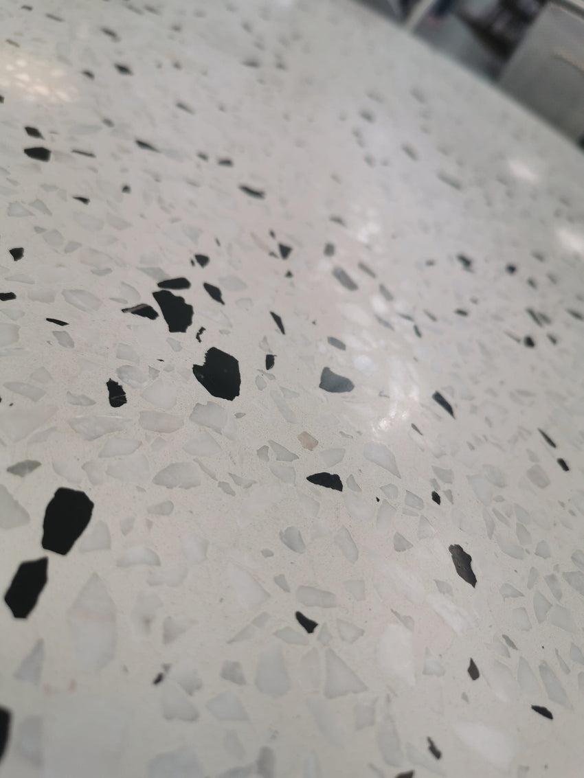 F2 Razor Round Table PROMOTION DINING