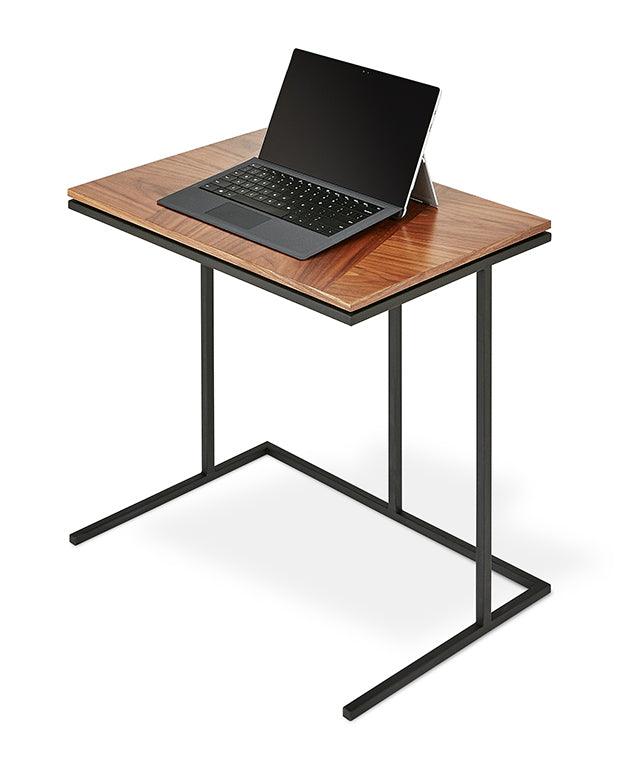 F2 Tobias Network Table LIVING