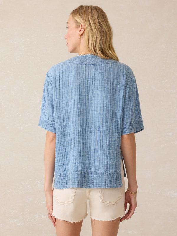 Faherty Dune Cotton Gauze Short Sleeve Popover - Light Indigo Wash Women's Tops