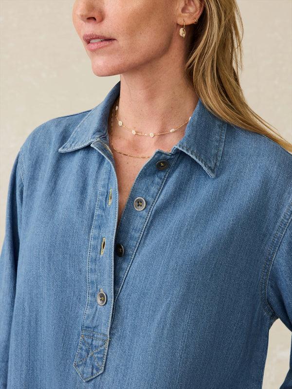 Faherty Linen Denim Oceanview Blouse - Coastal Cloud Wash Women's Tops