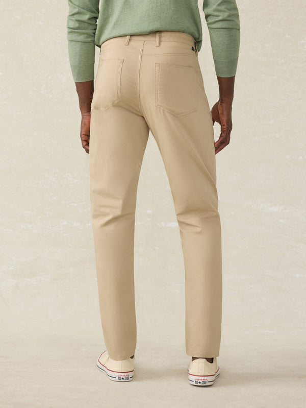 Faherty Movement™ 5-Pocket Pant - Island West Khaki Men's Bottoms