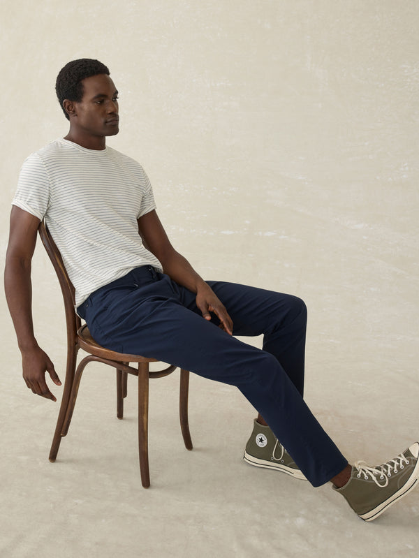 Faherty Movement™ 5-Pocket Pant - Navy Men's Bottoms