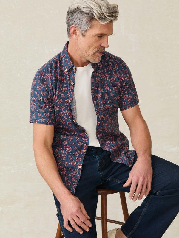 Faherty Short-Sleeve Breeze Shirt - Berry Navy Floral Men's Button Ups