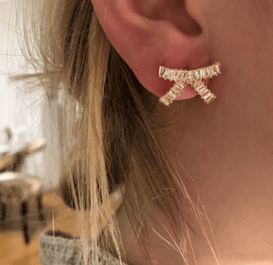 Fallon BAGUETTE BOW STUD EARRINGS