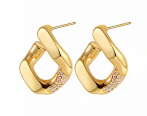 fallon BROKEN CURB LINK STUD EARRING - gold