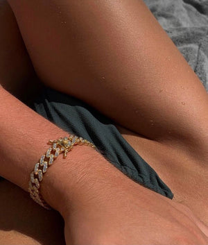 Fallon RUTH PAVE CURB SWAG BRACELET - GOLD