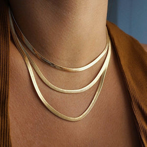 Fallon HAILEY HERRINGBONE CHAIN NECKLACE MEDIUM - GOLD