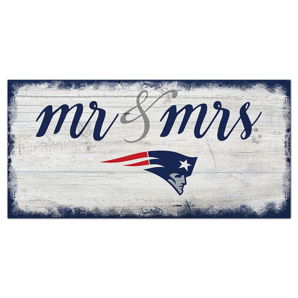 fan creations New England Patriots Script Mr & Mrs 6x12 Sign