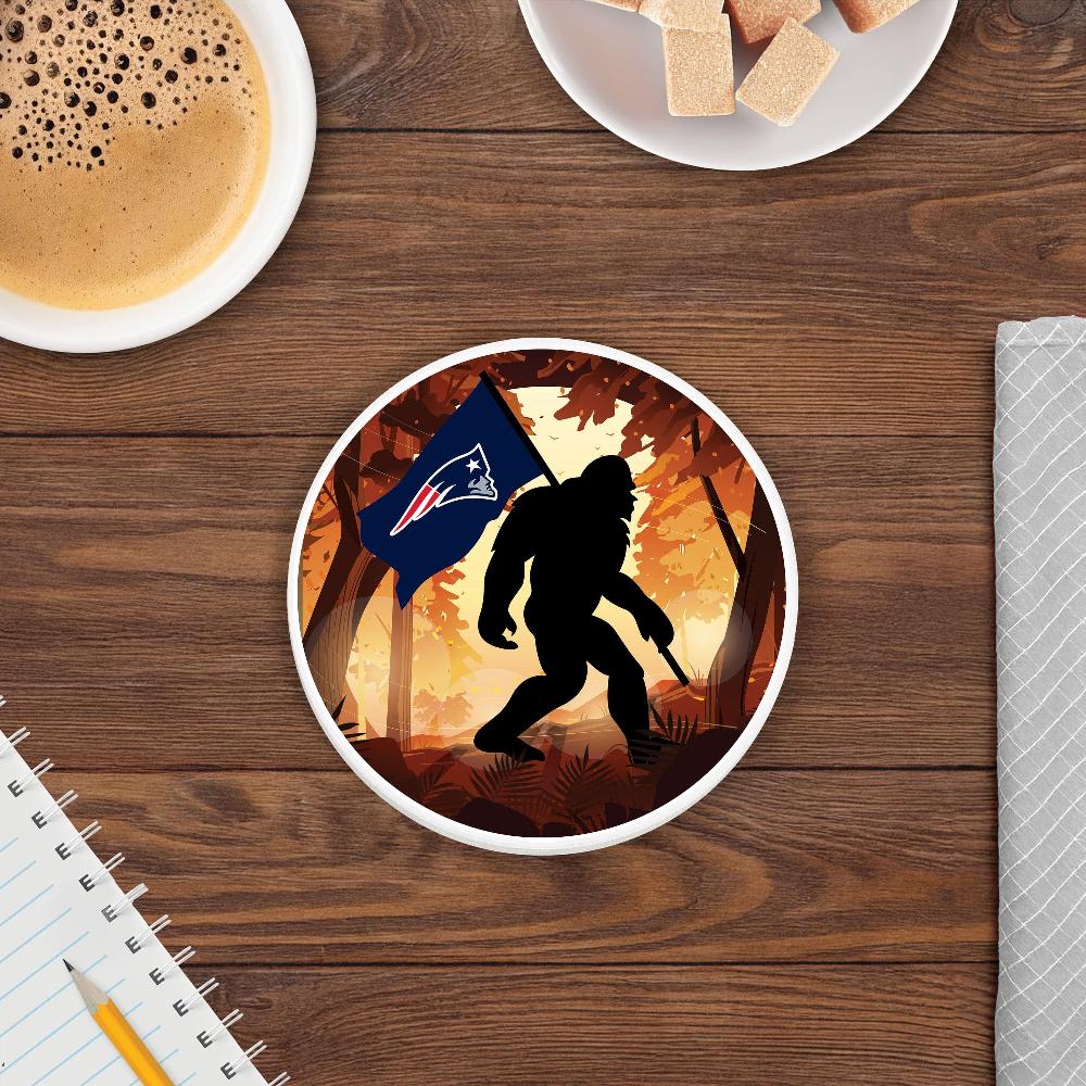 fan creations NFL New England Patriots- 4 inch Ceramic Big Foot Flag Car Coaster