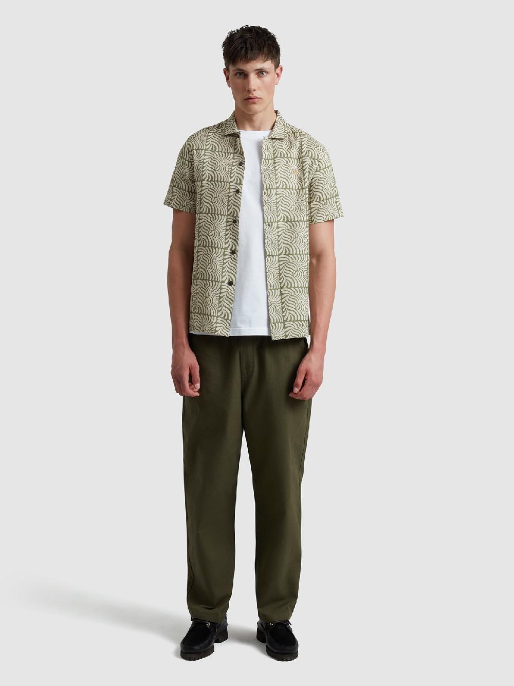 Farah Cadmun Short Sleeve Fern Print Shirt In Rocket Green