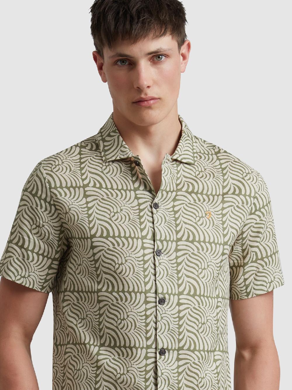 Farah Cadmun Short Sleeve Fern Print Shirt In Rocket Green