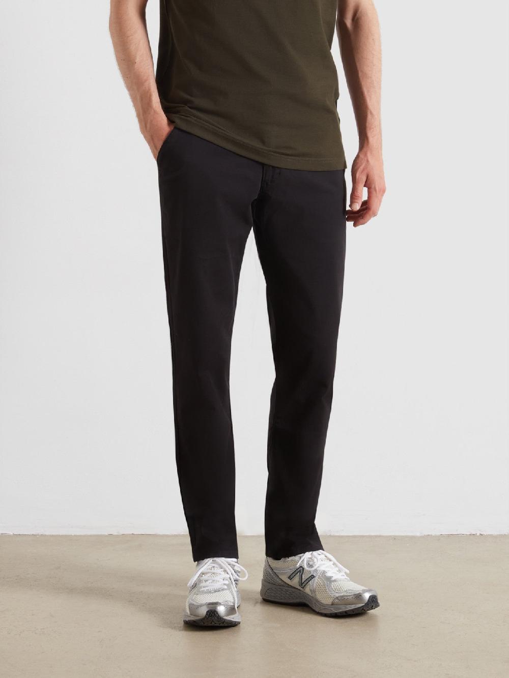 Farah Elm Slim Fit Chinos In Black