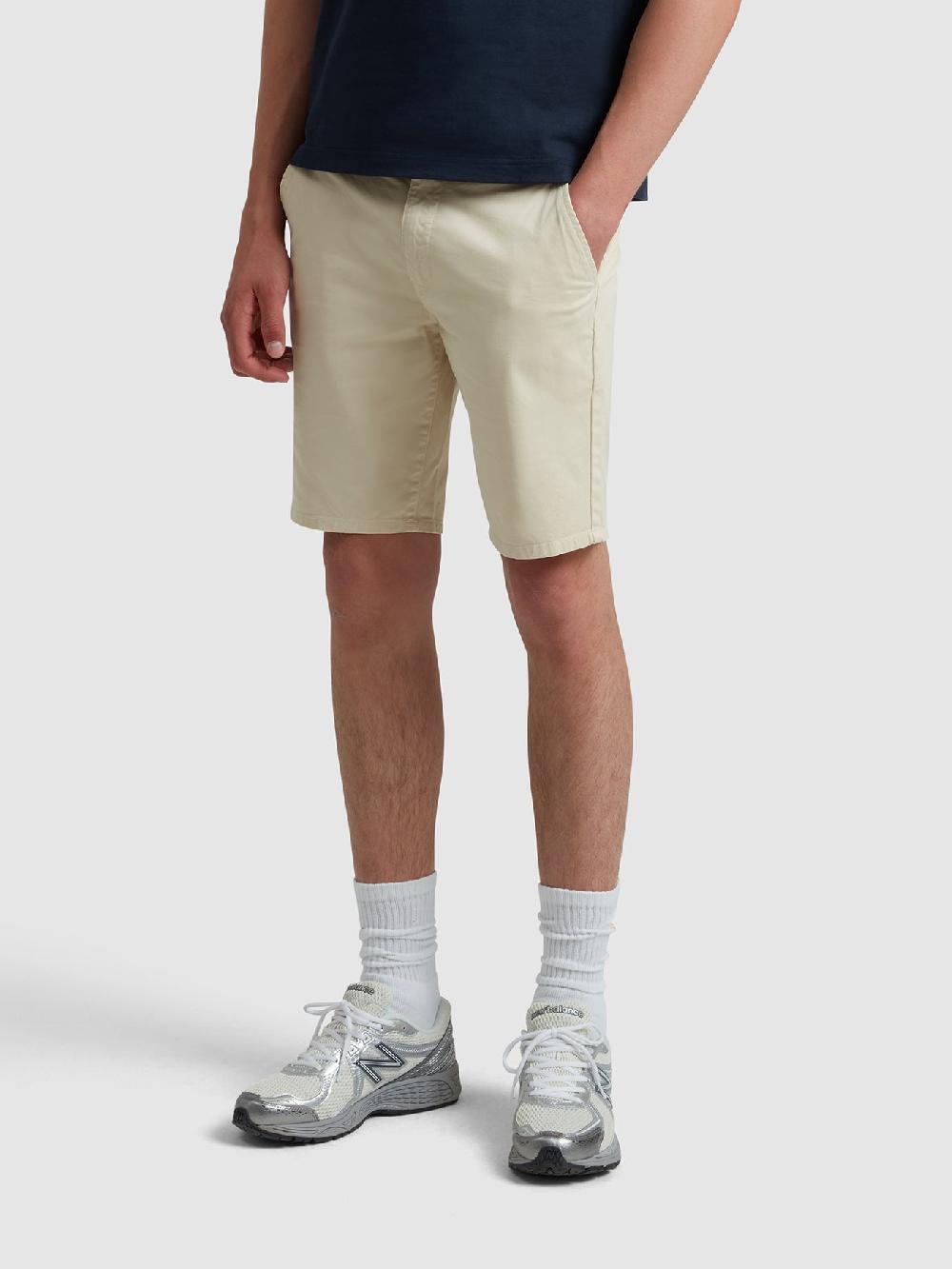 Farah Hawk Fine Twill Shorts In Fog